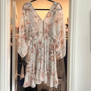 Size large flowy long sleeve dress